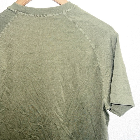Fabletics Men’s Olive Green The Training Tee Short Sleeve - Picture 6 of 6